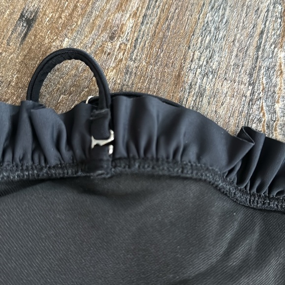 * NWOT* H&M | Smocked Bandeau Bikini Top - Picture 8 of 14